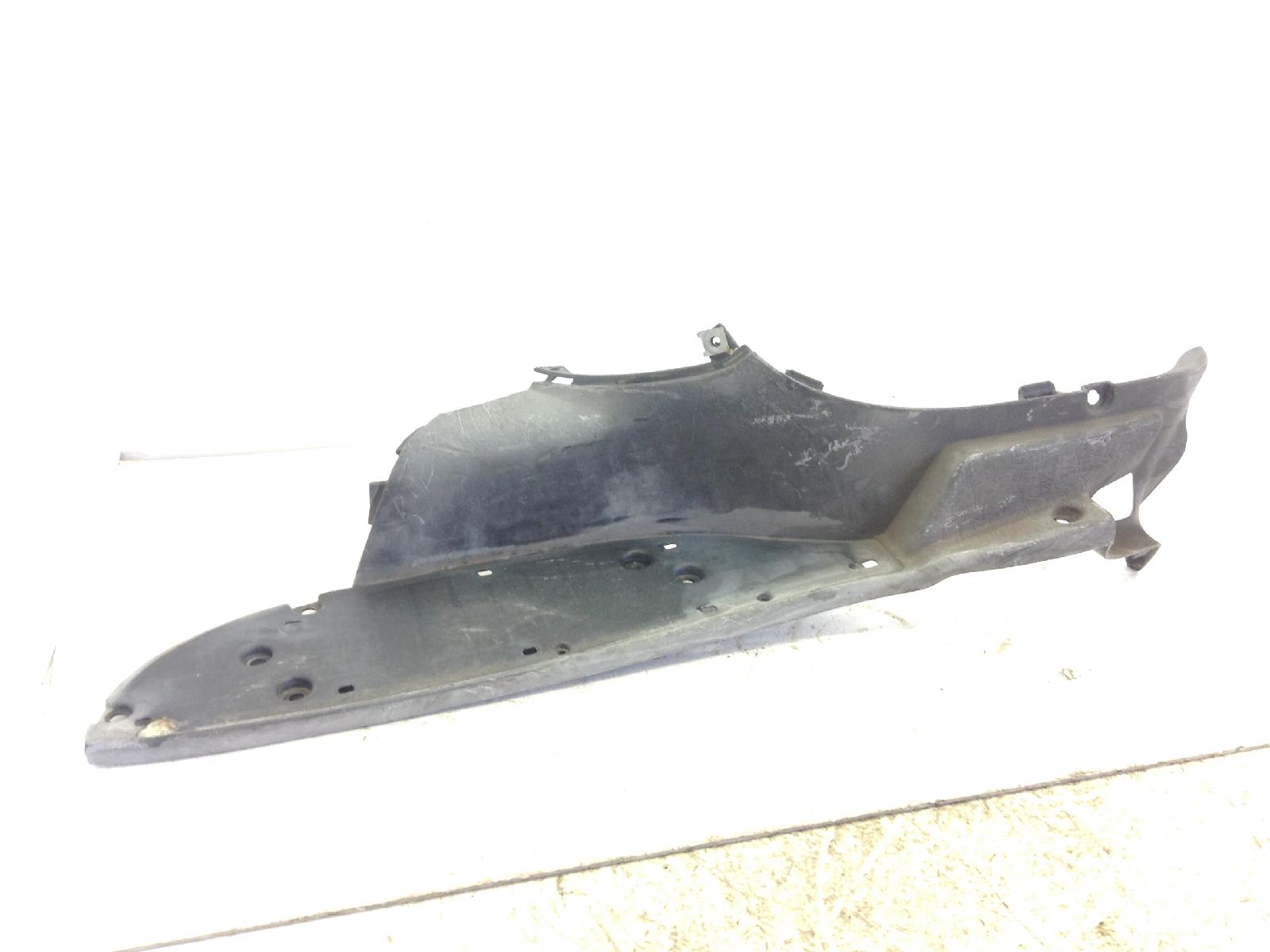Aprilia scarabeo rotax 125 carena pedana pavimento poggiapiedi siistra 1999 2002 pca00