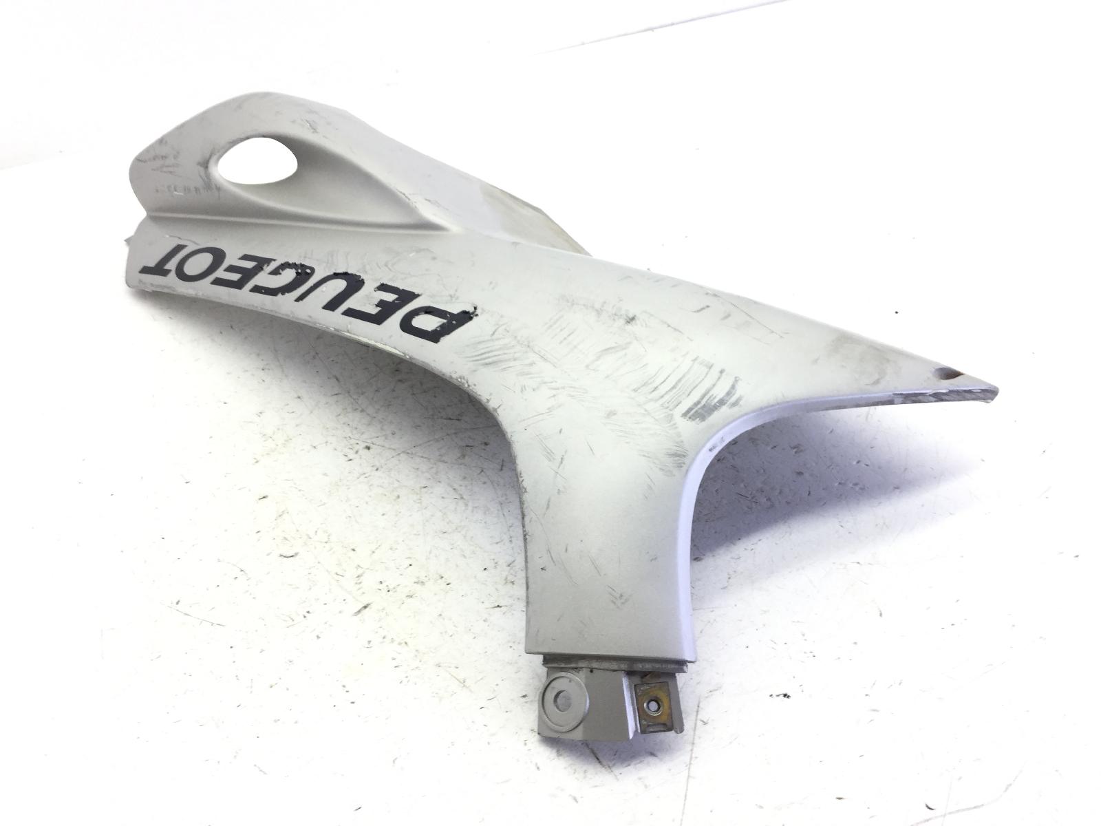 Peugeot speedfight 2t lc 50 carena sottopedana sinistra - attacco rotto 1999 1999 vgas1bbca