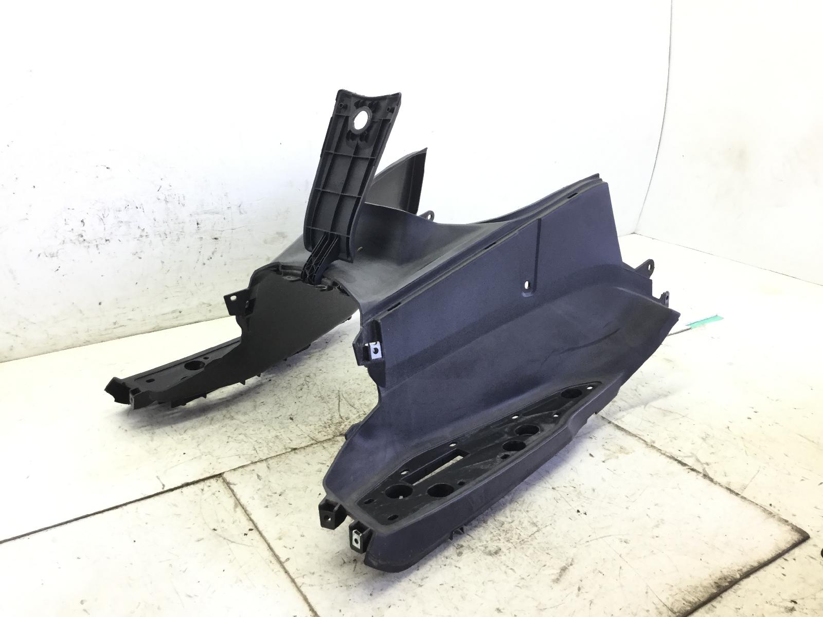 Yamaha x-max abs yp 400 carena pedana pavimento poggiapiedi e sportellino 2015 2017 sh072