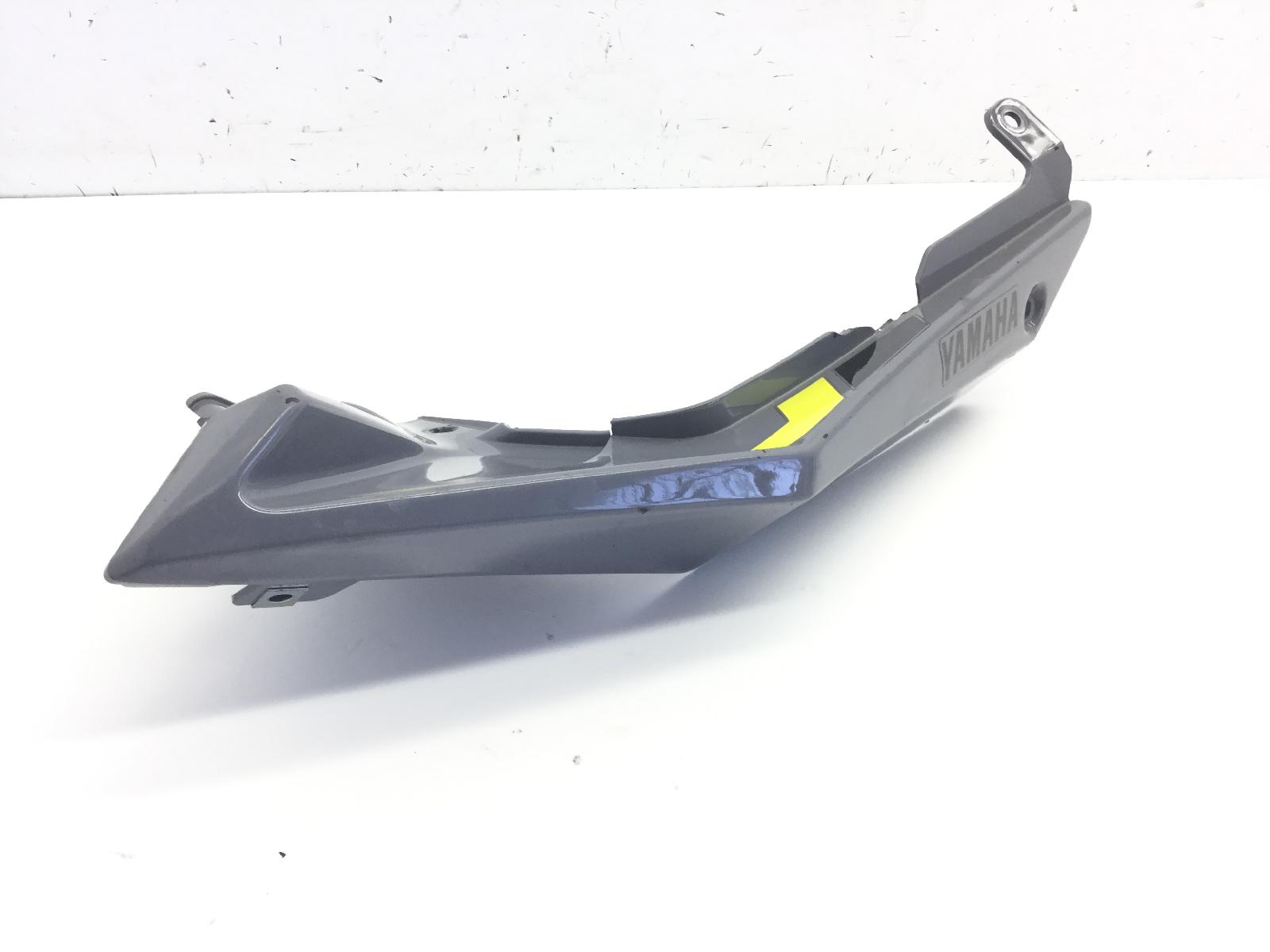 Yamaha mt a 125 carena fianhetto posteriore destro - rotture e crepa 2017 2017 re292