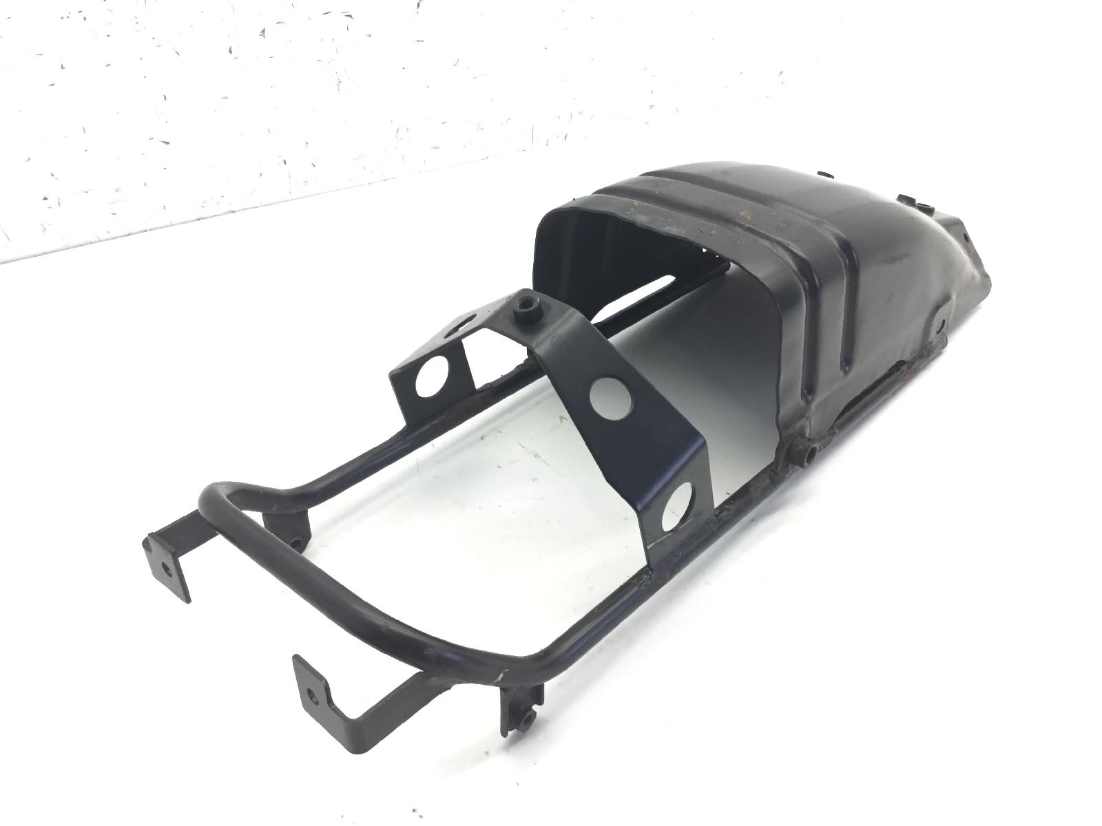 Suzuki gz marauder 250 staffa supporto parafango ruota posteriore 1999 2001 ar111
