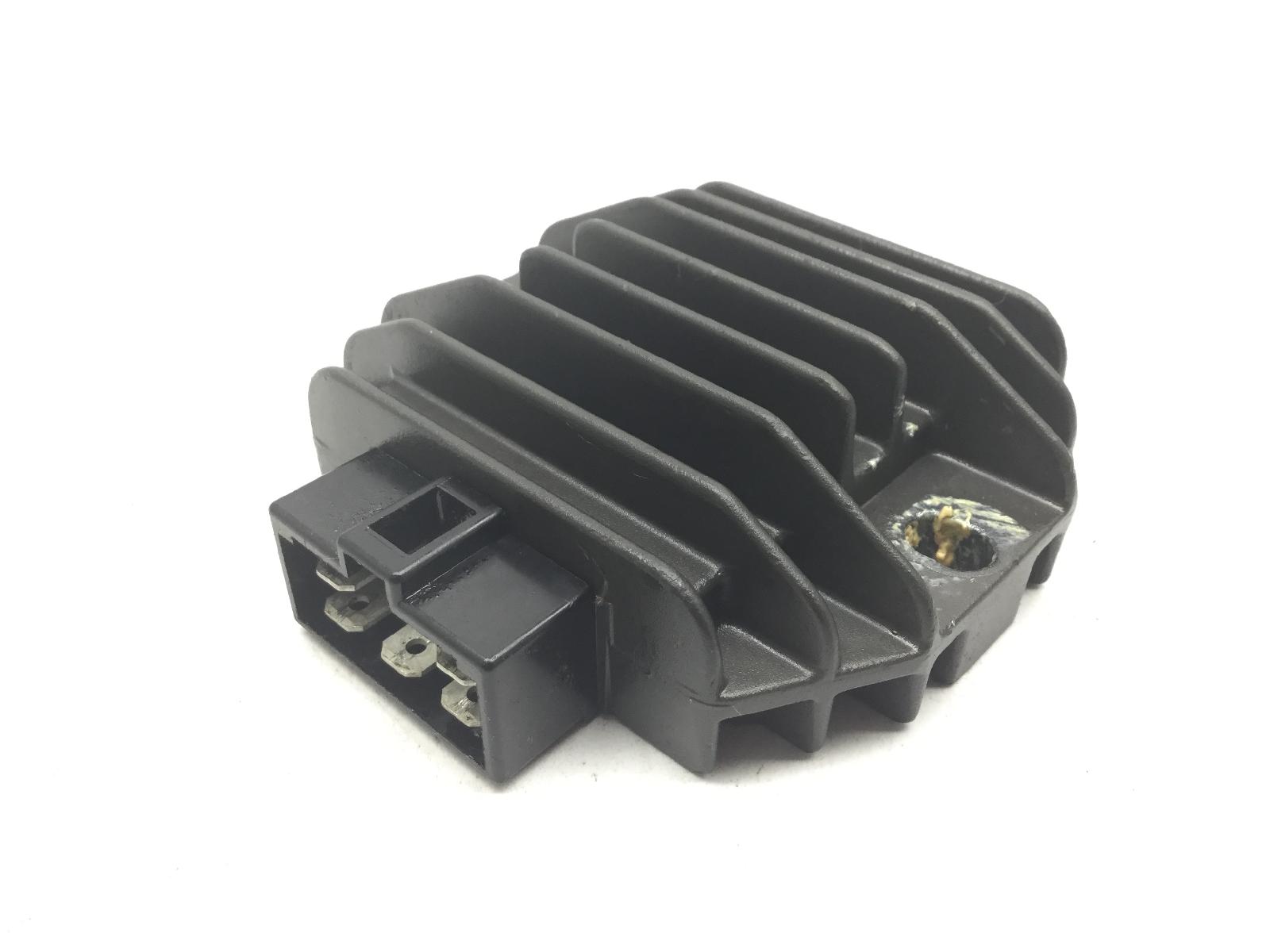 Piaggio nrg power purejet 50 regolatore di tensione corrente 2006 2006 c45200