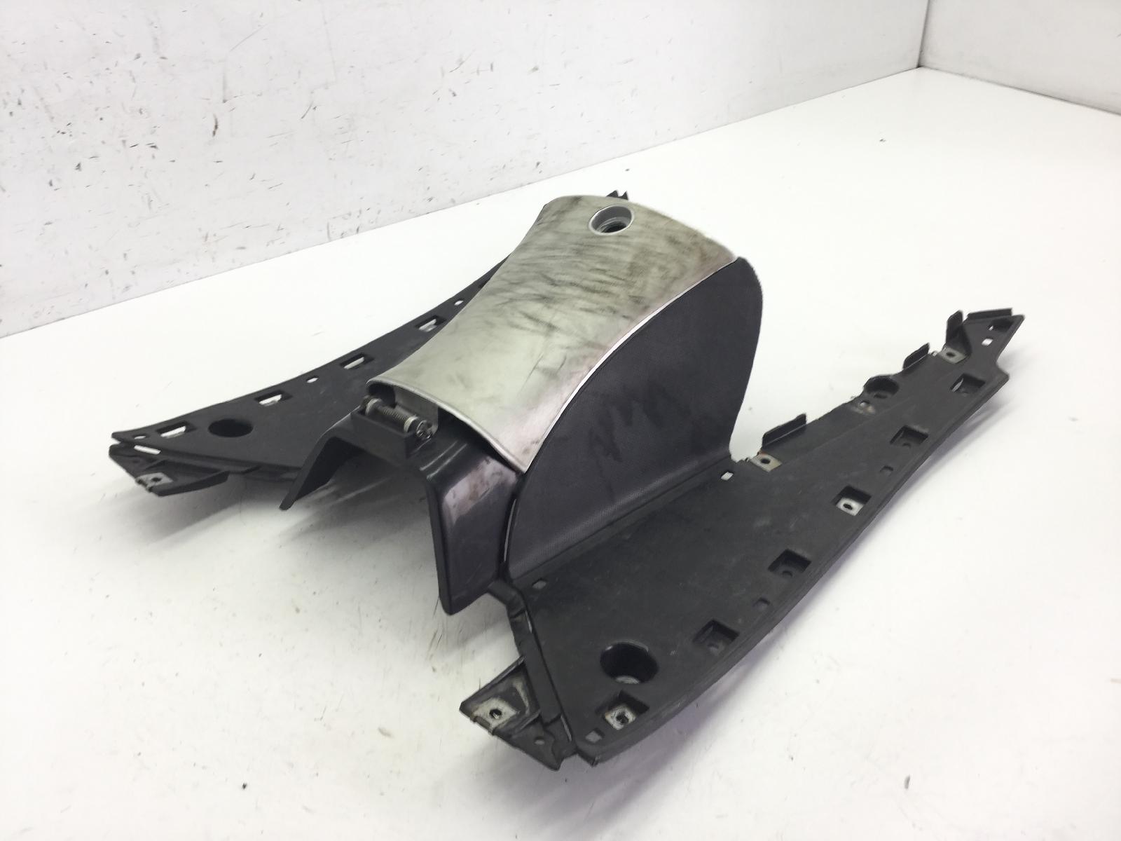 Aprilia leonardo 125 carena pedana pavimento poggiapiedi e sportello 1996 1998 mb000