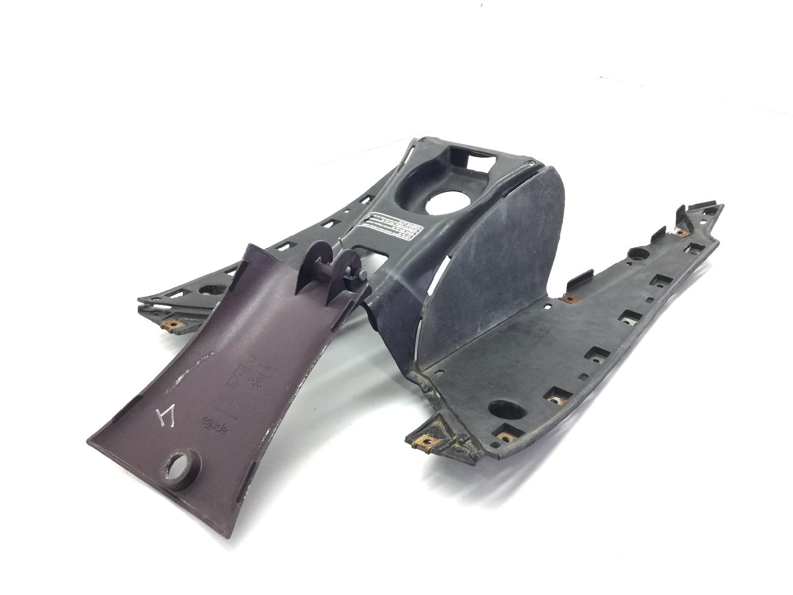 Aprilia leonardo 125 carena pedana pavimento poggiapiedi e sportello 1996 1998 mb000