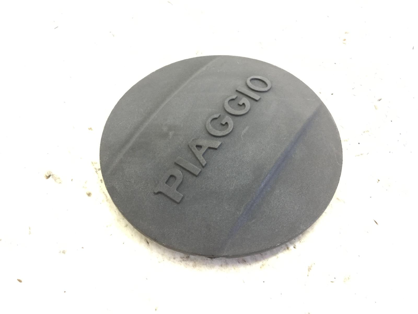 Piaggio x8 street e2 150 tappo logo carter trasmissione 2006 2008 m49200