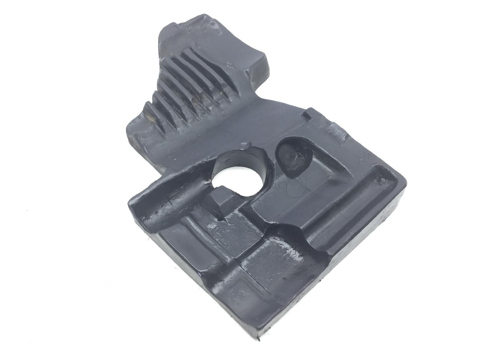 Beta trial 125 gomma protezione motore vibrazioni piastra slitta 1985 1985 080671