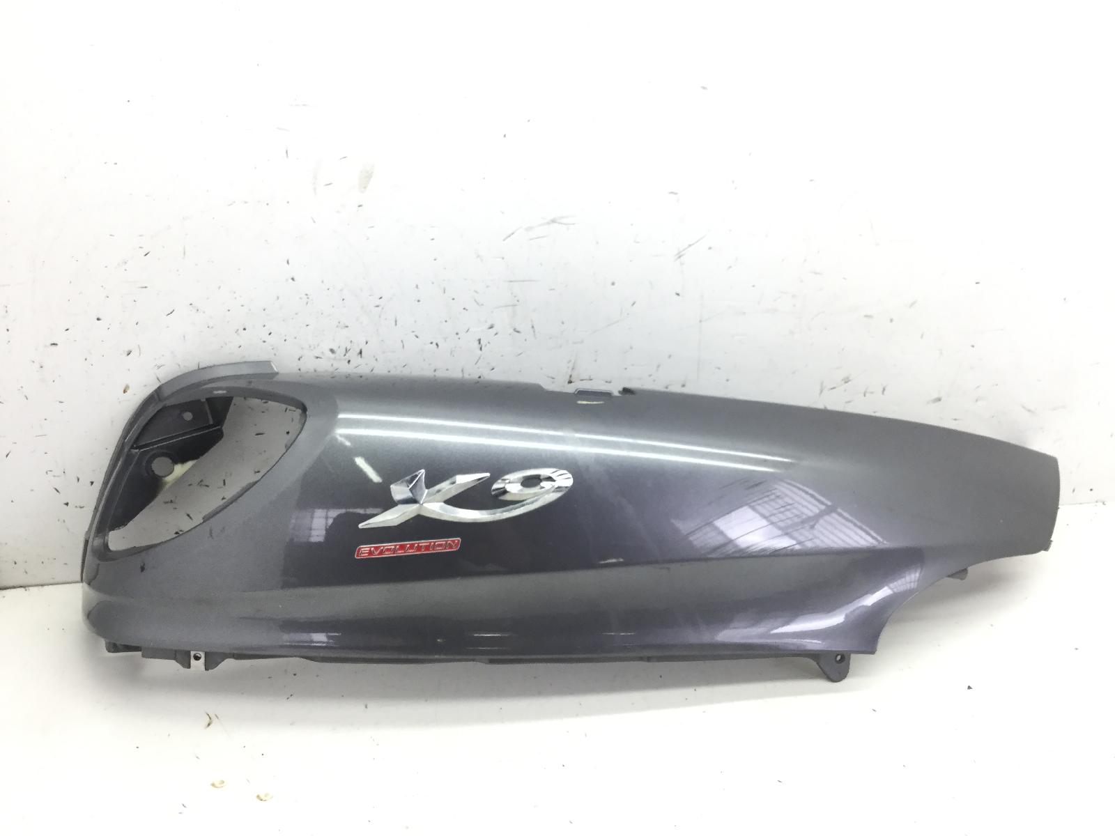 Piaggio x9 evolution 250 carena fiancata posteriore destra 2004 2004 m23000045