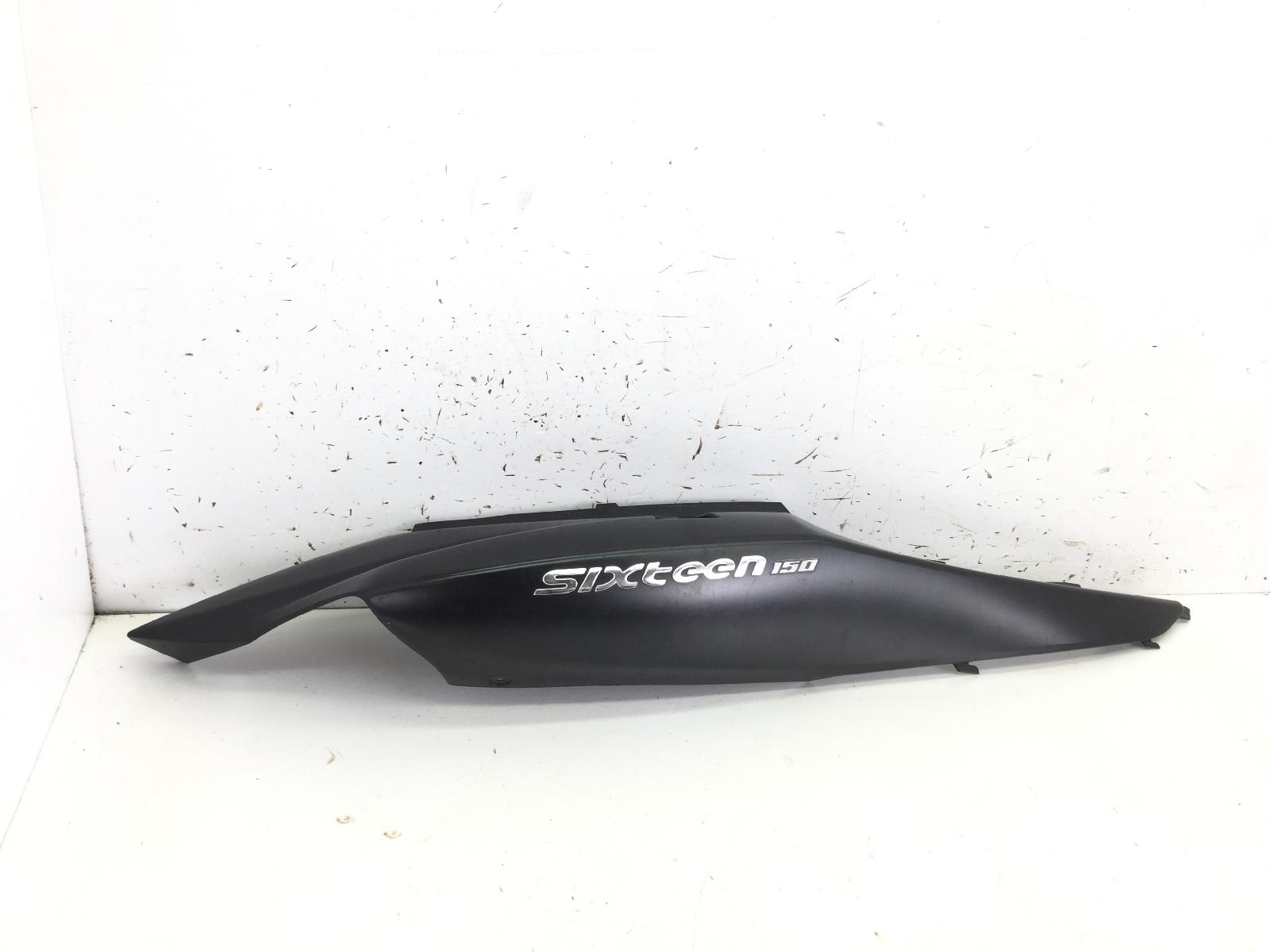 Suzuki sixteen 150 carena fiancata posteriore destra 2008 2010 cp111