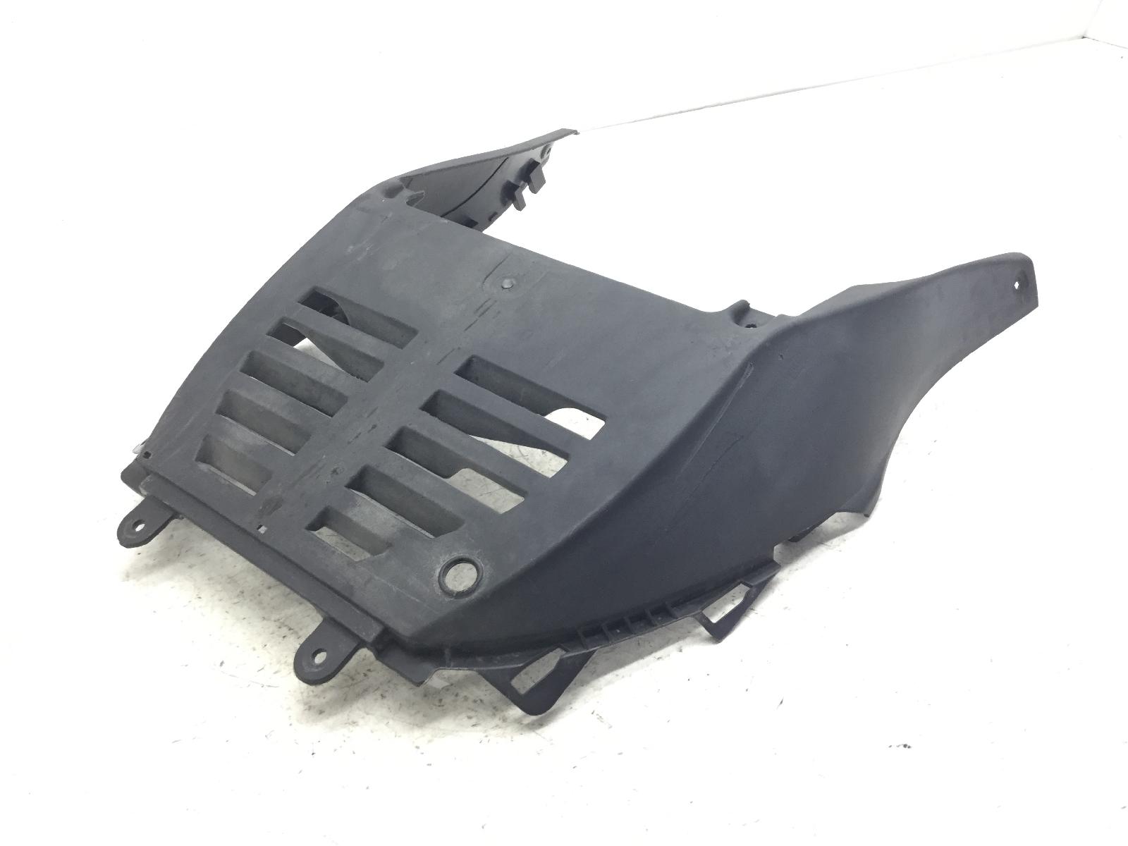 Suzuki sixteen 150 carena chiglia sottopedana sottopavimento 2008 2010 cp111