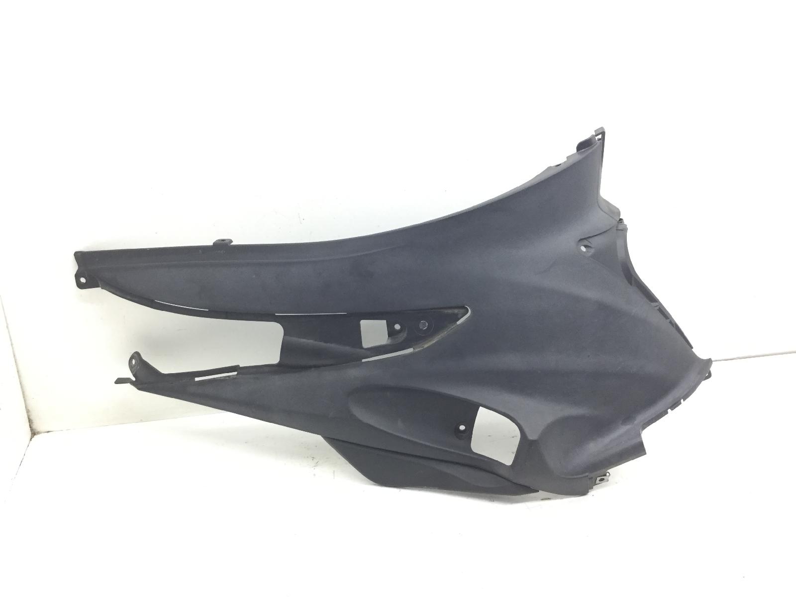 Suzuki sixteen 150 carena fianchetto pedana destro 2008 2010 cp111