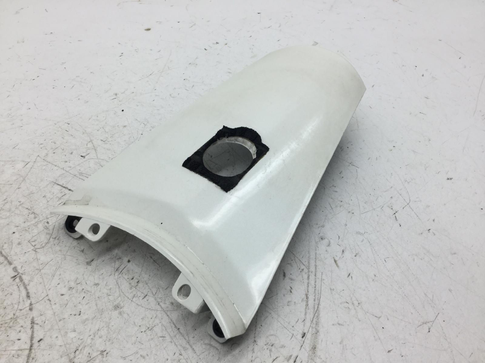 Suzuki sixteen 150 carena coperchio chiusura fiancate posteriori 2008 2010 cp111