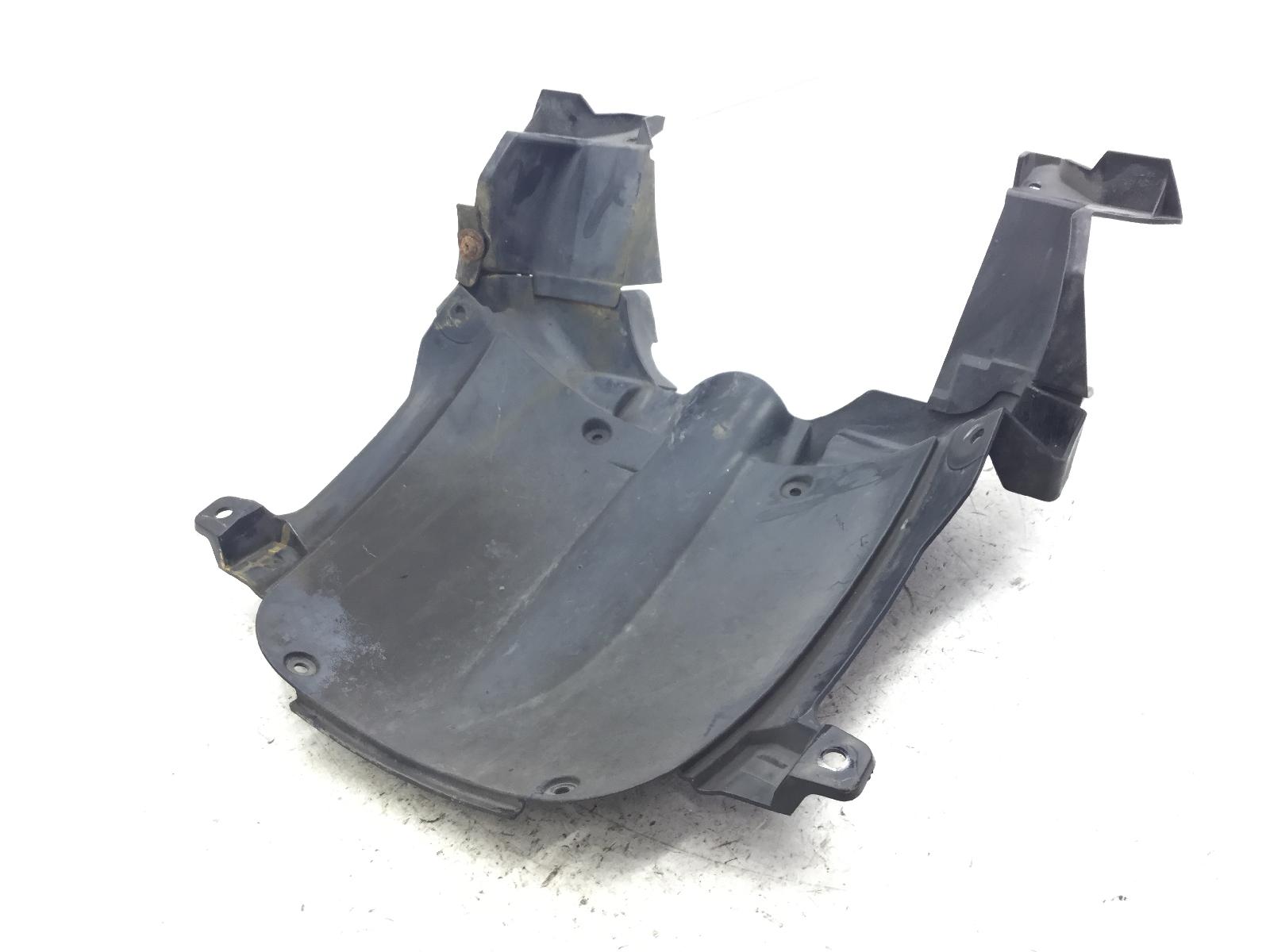 Suzuki sixteen 150 carena chiglia puntale vano ruota anteriore 2008 2010 cp111