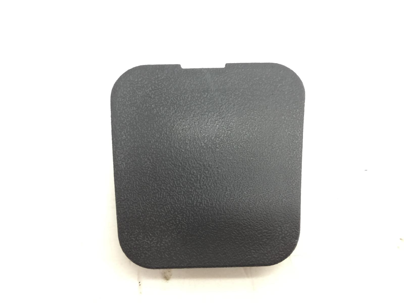 Suzuki sixteen 150 tappo carena chianchetto pedana sinistro 2008 2010 cp111