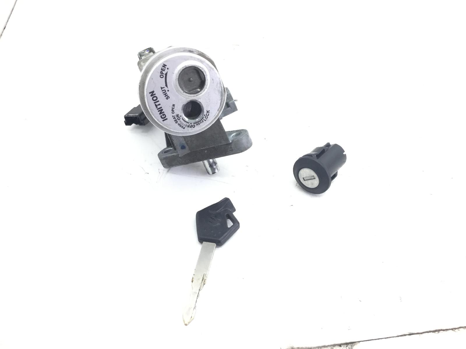 Suzuki sixteen 150 blocchetto accensione serratura e chiave 2008 2010 cp111