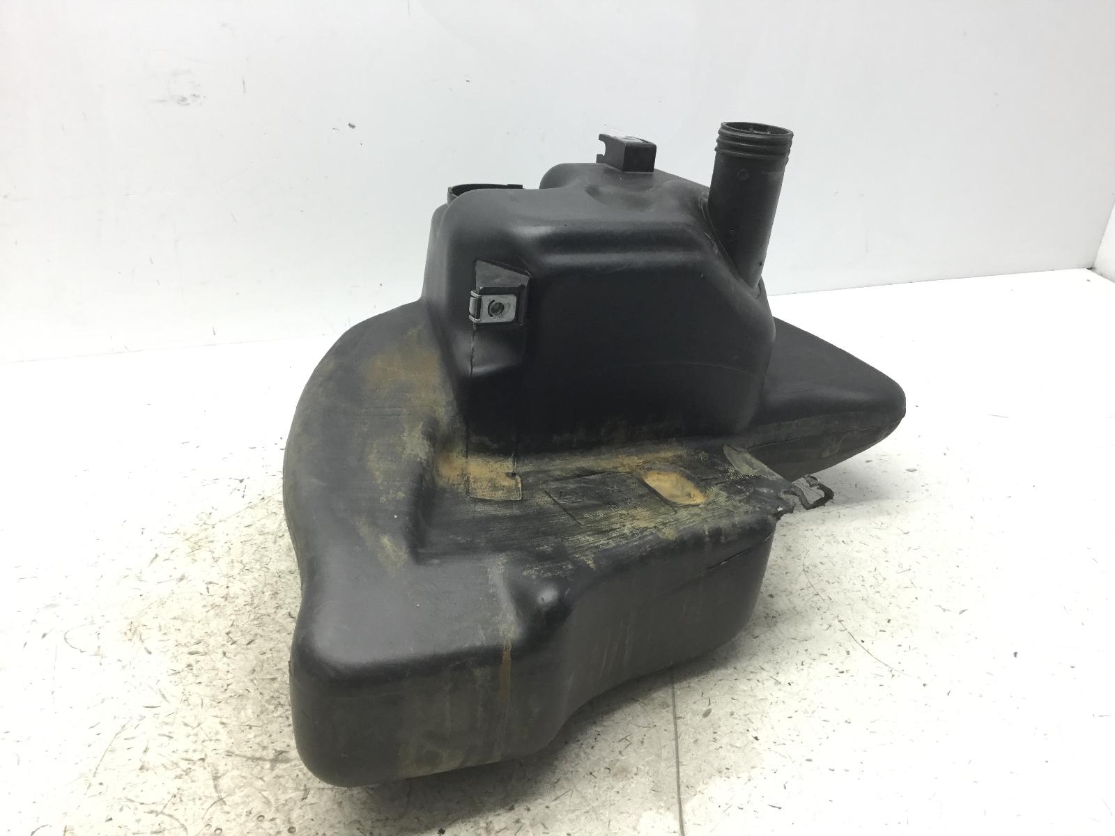 Piaggio skipper 4t 150 serbatoio benzina carburante attacco rotto 2000 2002