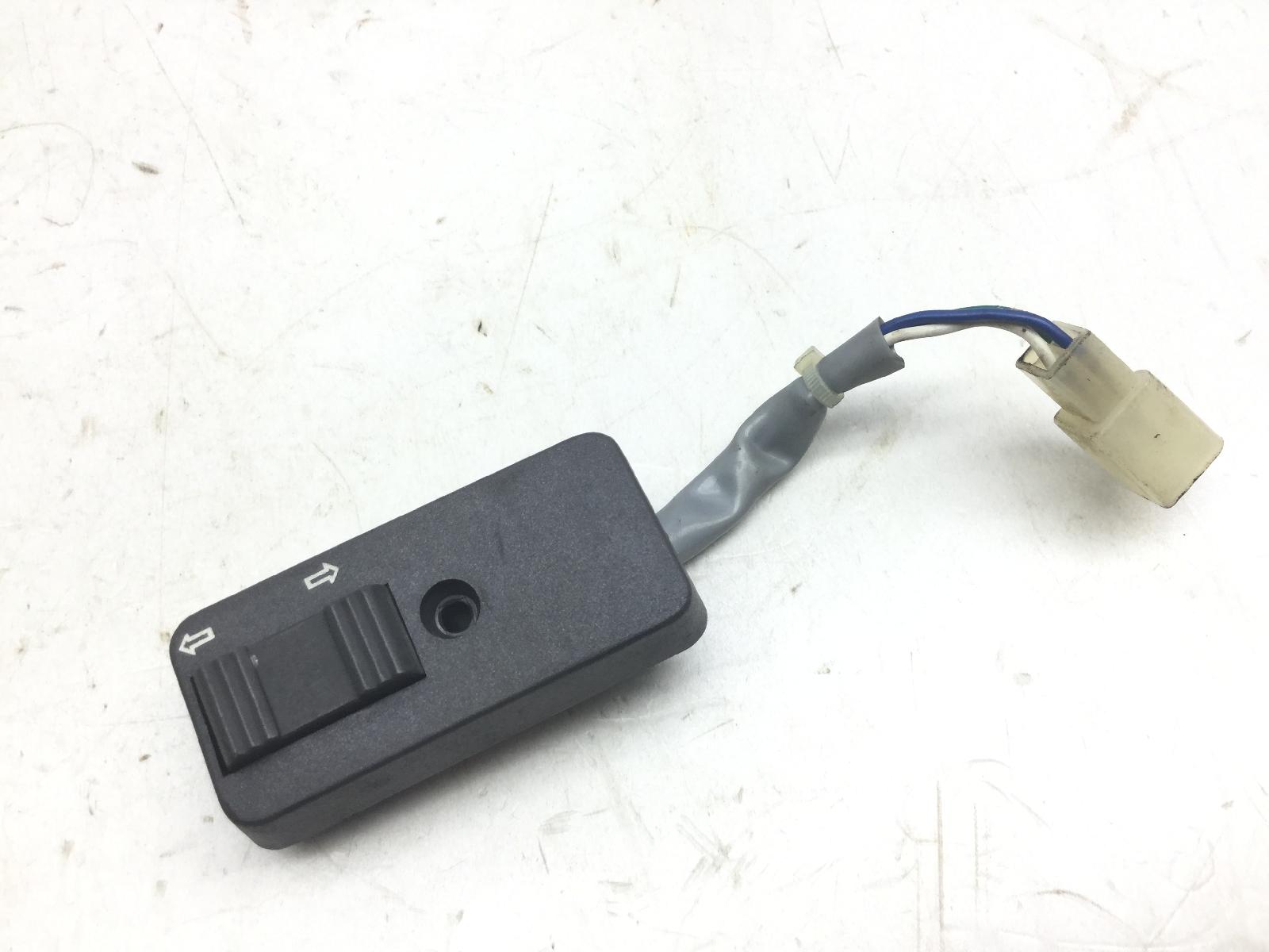 Piaggio scatto 50 devio commutatore frecce lampeggiatori sinistro tasto 1992 1993 tvp1t