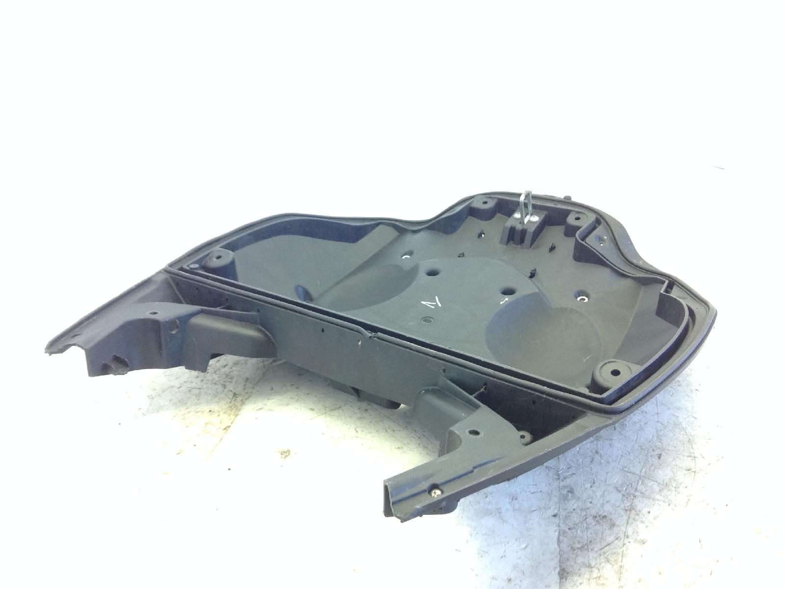 Malaguti spidermax gt euro 3 500 carena supporto sella passeggero 2006 2007 7101b271