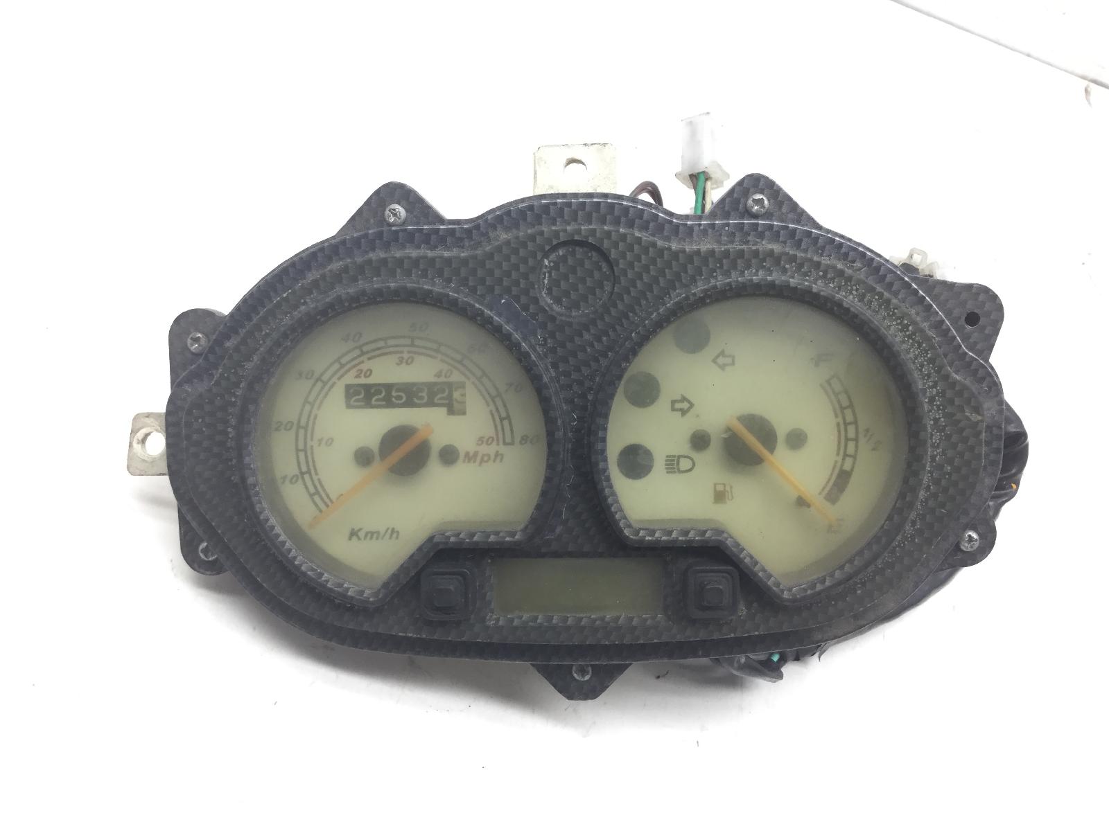 Garelli vip 4t 50 strumentazione contachilometri con attacco rotto 2006 2007