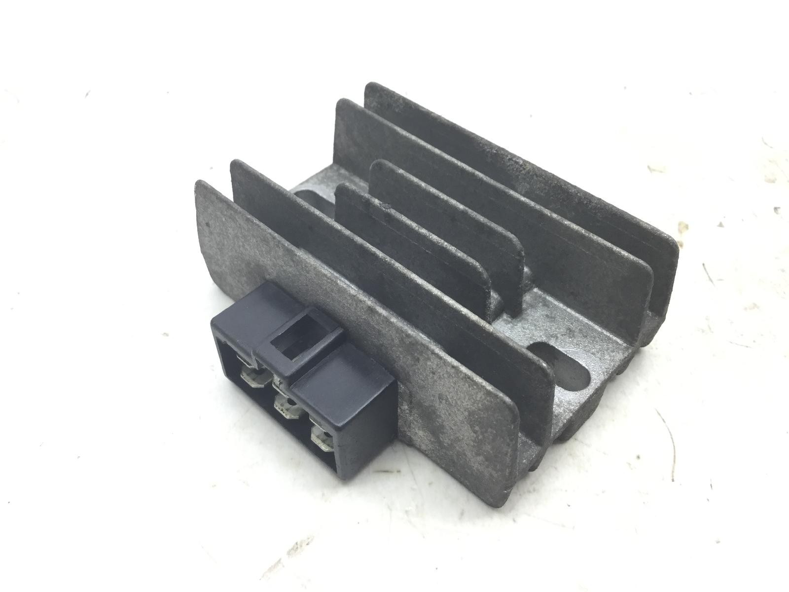 Piaggio hexagon gtx 125 regolatore di tensione corrente 2000 2000 m20000000