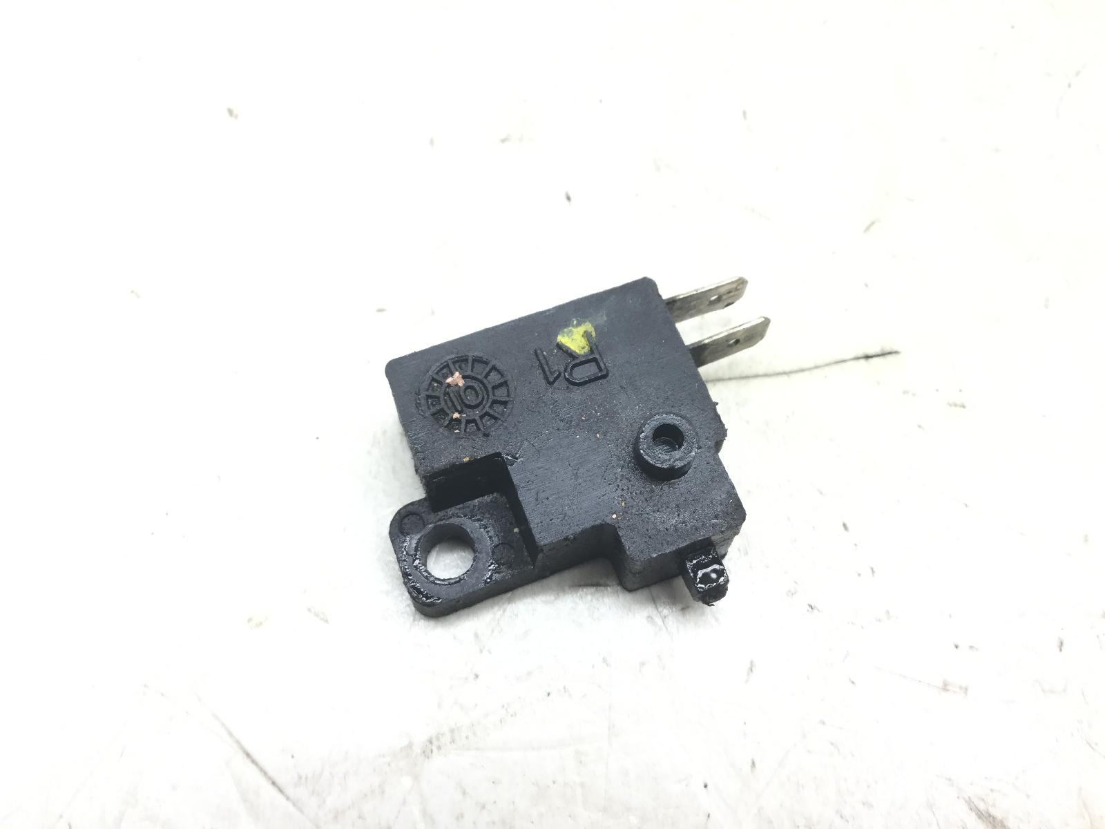 Moto guzzi bellagio aquila nera 940 sensore stop pompa freno anteriore 2007 2013 ly00