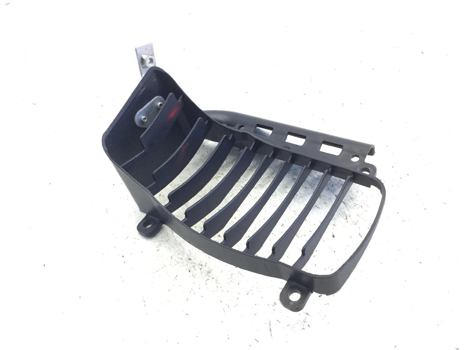 Piaggio vespa gts 250 carena griglia radiatore destro 2005 2014 zapm4510000031287
