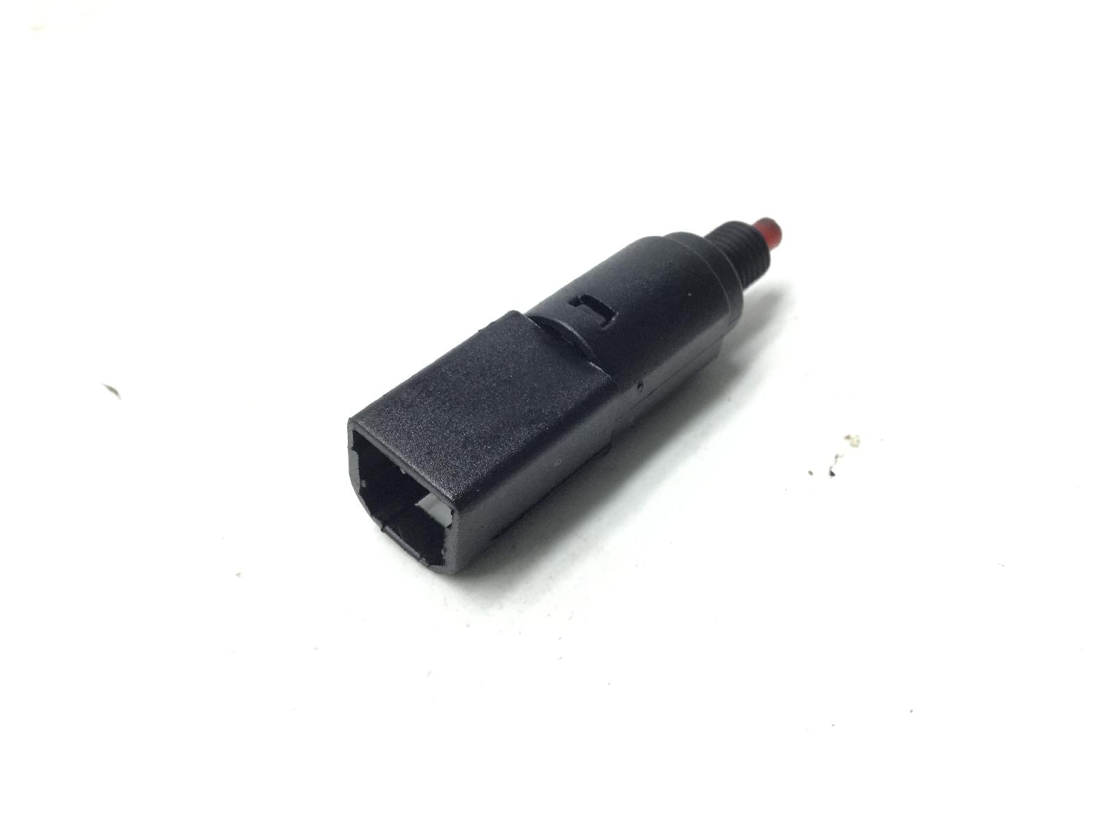 Piaggio vespa gts 250 sensore stop microstop freno posteriore sinistro 2005 2014 m45100