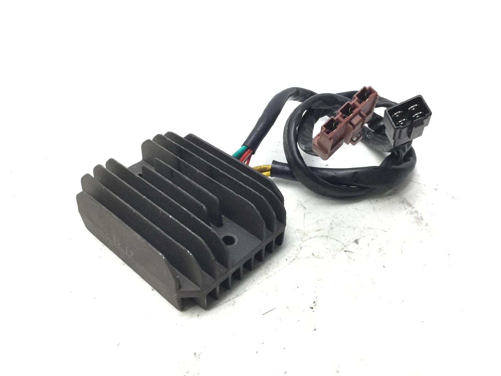 Piaggio vespa gts 250 regolatore di tensione 2005 2014 m45100