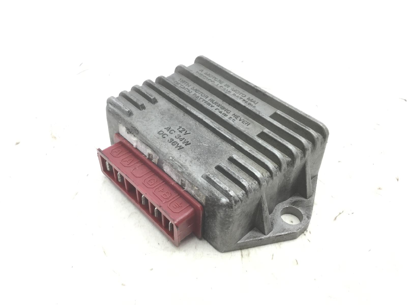 Piaggio zip 50 regolatore di tensione corrente 1995 1996 ssp2t