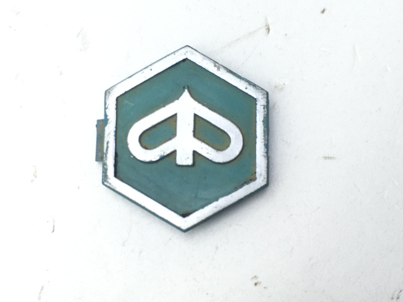 Piaggio zip 50 emblema logo scudo anteriore 1995 1996 ssp2t