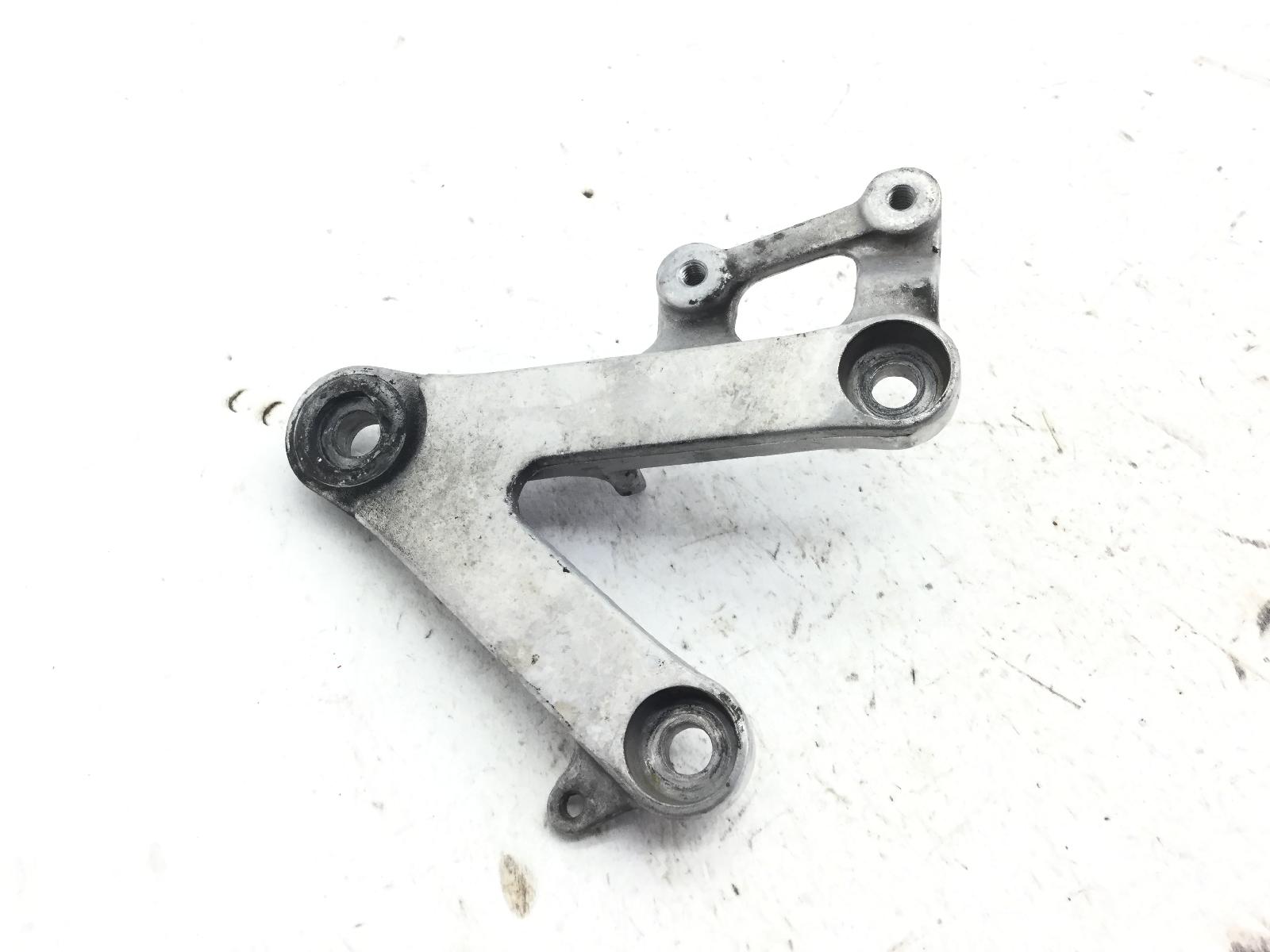 Honda cbr rr 919 900 staffa supporto pedana anteriore poggiapiede destra 1996 1997 jh2sc33a4tm