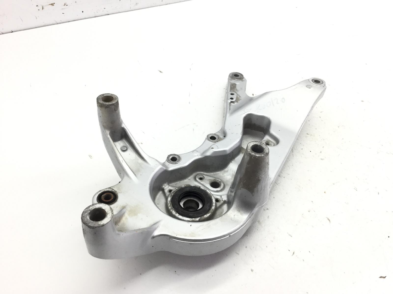 Yamaha mw tricity 125 staffa supporto scarico marmitta 2014 2015