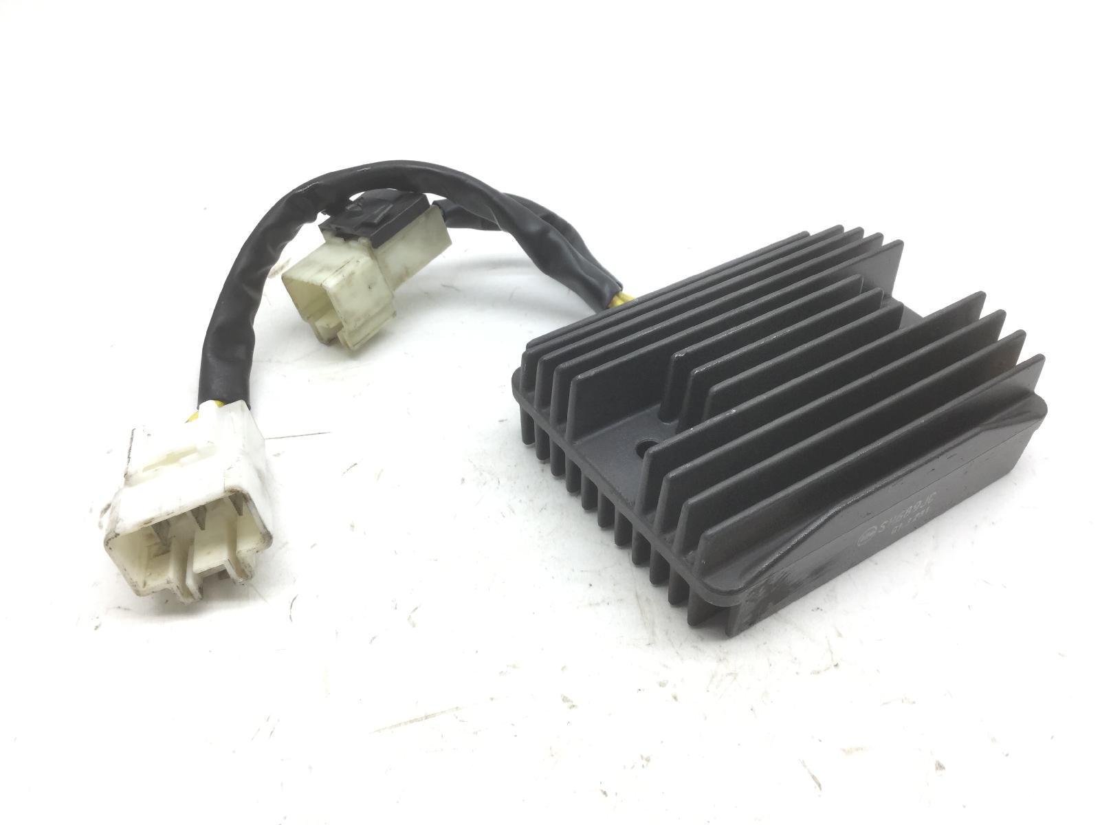 Piaggio mp3 yourban lt elr 300 regolatore di tensione corrente 2011 2016 m75100