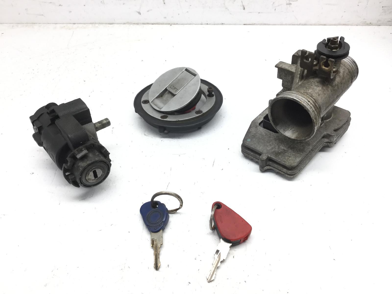 Gilera nexus 250 blocchetto accensione tappo corpo farfallato e chiavi 2006 2006 m35300