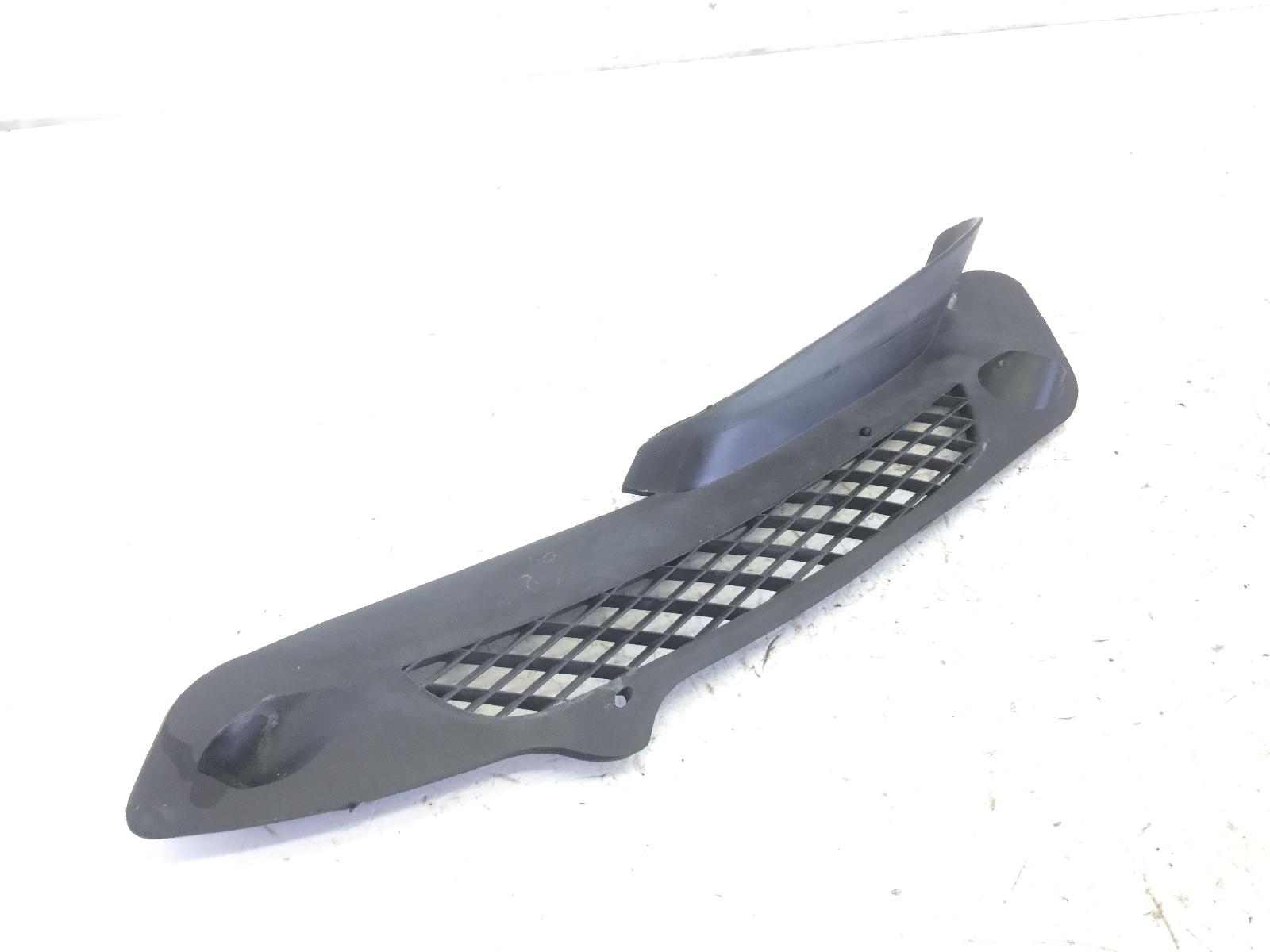 Malaguti f18 warrior 150 griglia sinistra carena scudo anteriore 2000 2002 580000