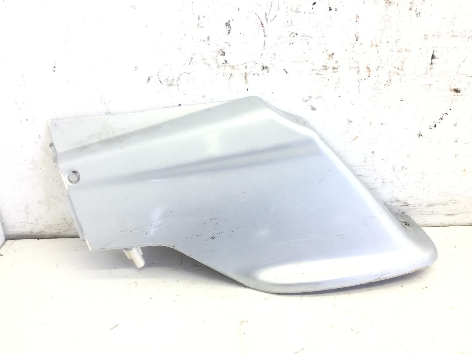 Malaguti f18 warrior 150 carena sottopedana sottopavimento destra 2000 2002 580000