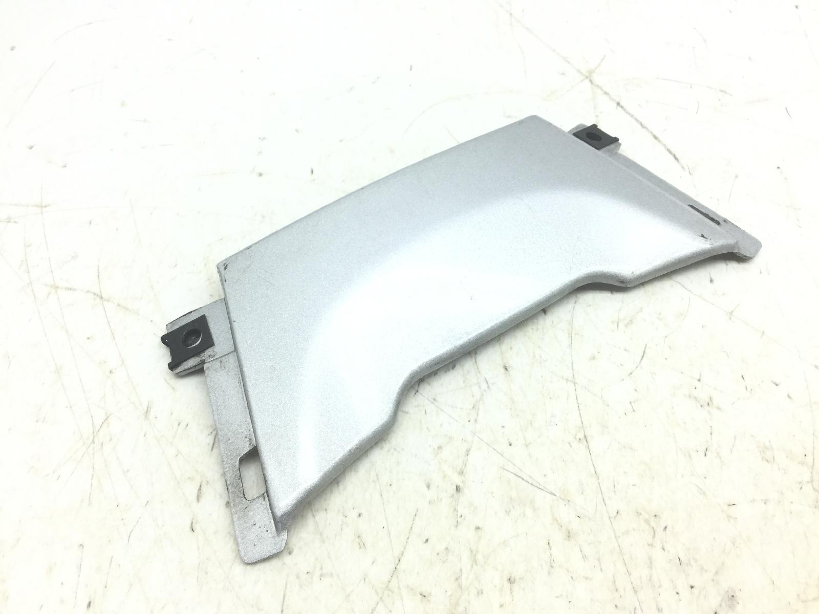 Suzuki ue ct k1 150 carena coperchio chiusura fiancate posteriori 2001 2001 lm1bj111