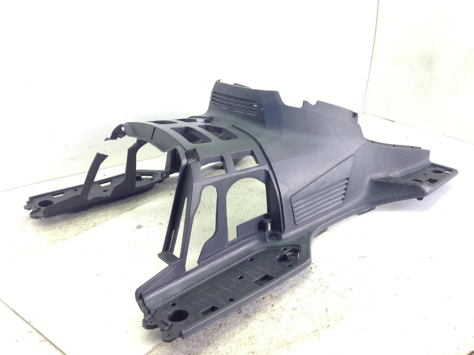 Suzuki burgman abs l0 650 carena pedana pavimento poggiapiedi 2010 2010 bu132