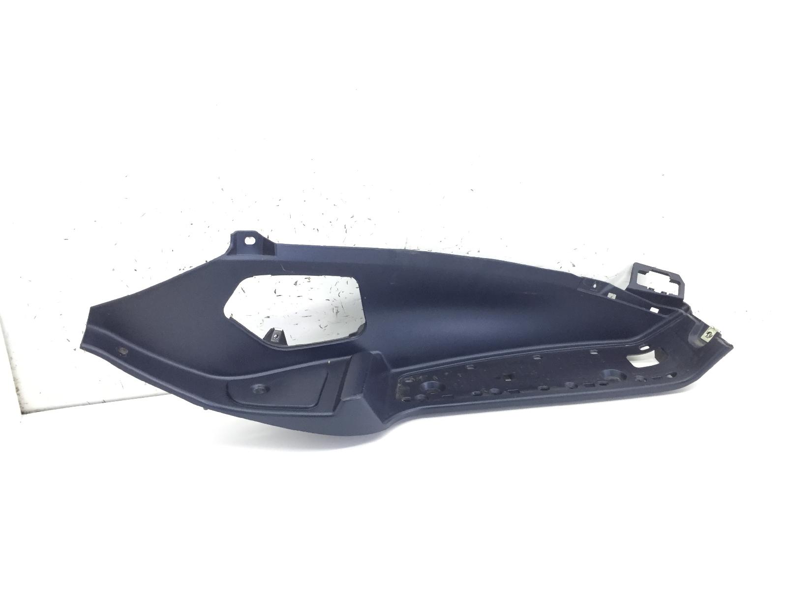 Piaggio mp3 erl ibrido 300 carena pedana pavimento poggiapiedi destra 2010 2013 m65200