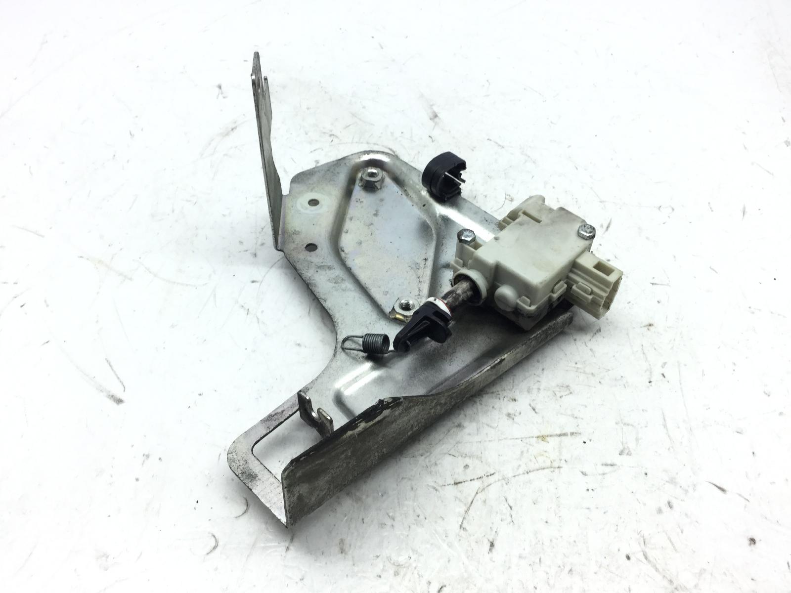 Piaggio mp3 erl ibrido 300 attuatore apertura sella saddle e staffa 2010 2013 m65200