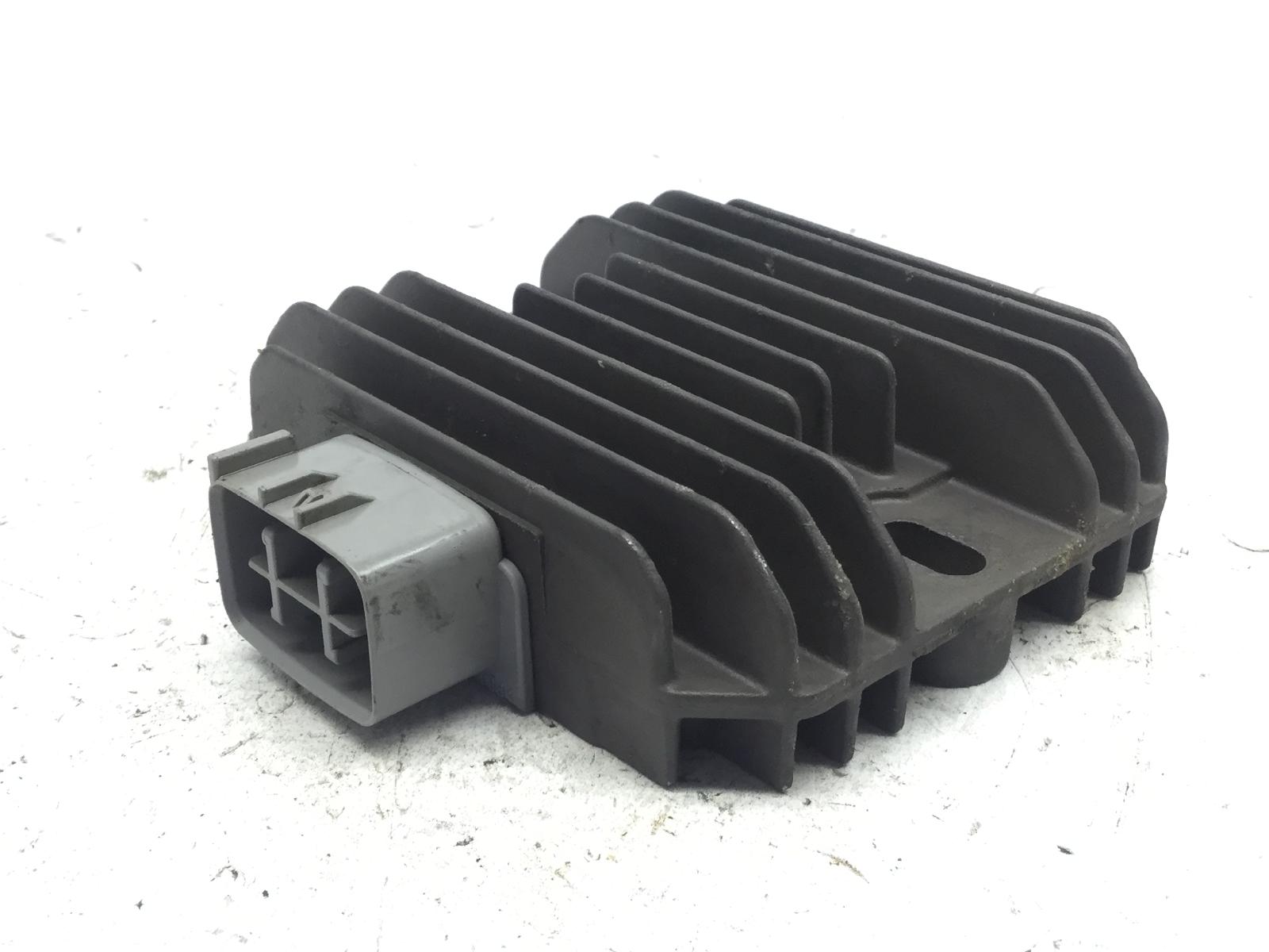 Suzuki burgman abs 400 regolatore di tensione 2011 2011 cg113