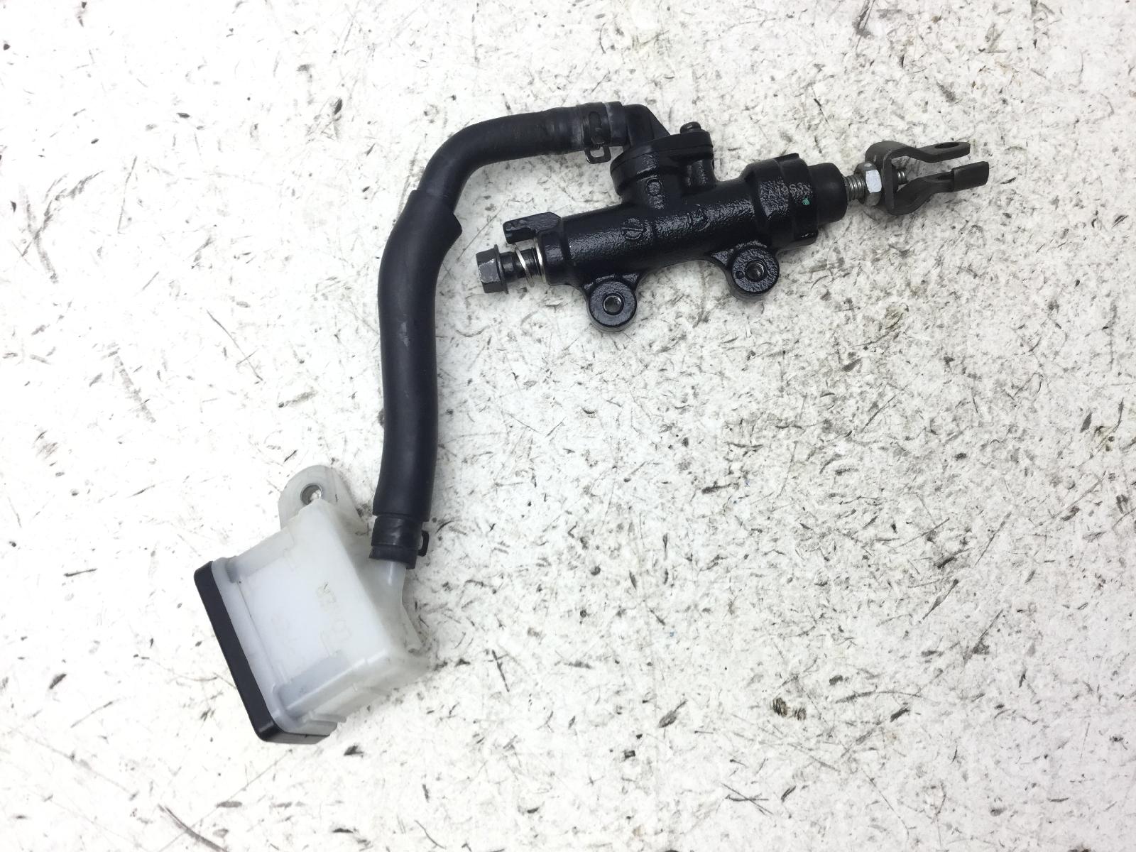 Honda cbr 650 r 649 pompa freno posteriore con vaschetta serbatoio 2020 2020 mlhrh01a6k5003852