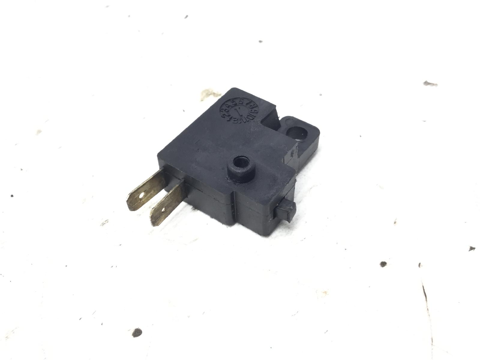 Sym joymax i 300 sensore pulsante stop microstop freno posteriore 2014 2014 ln30w2-it