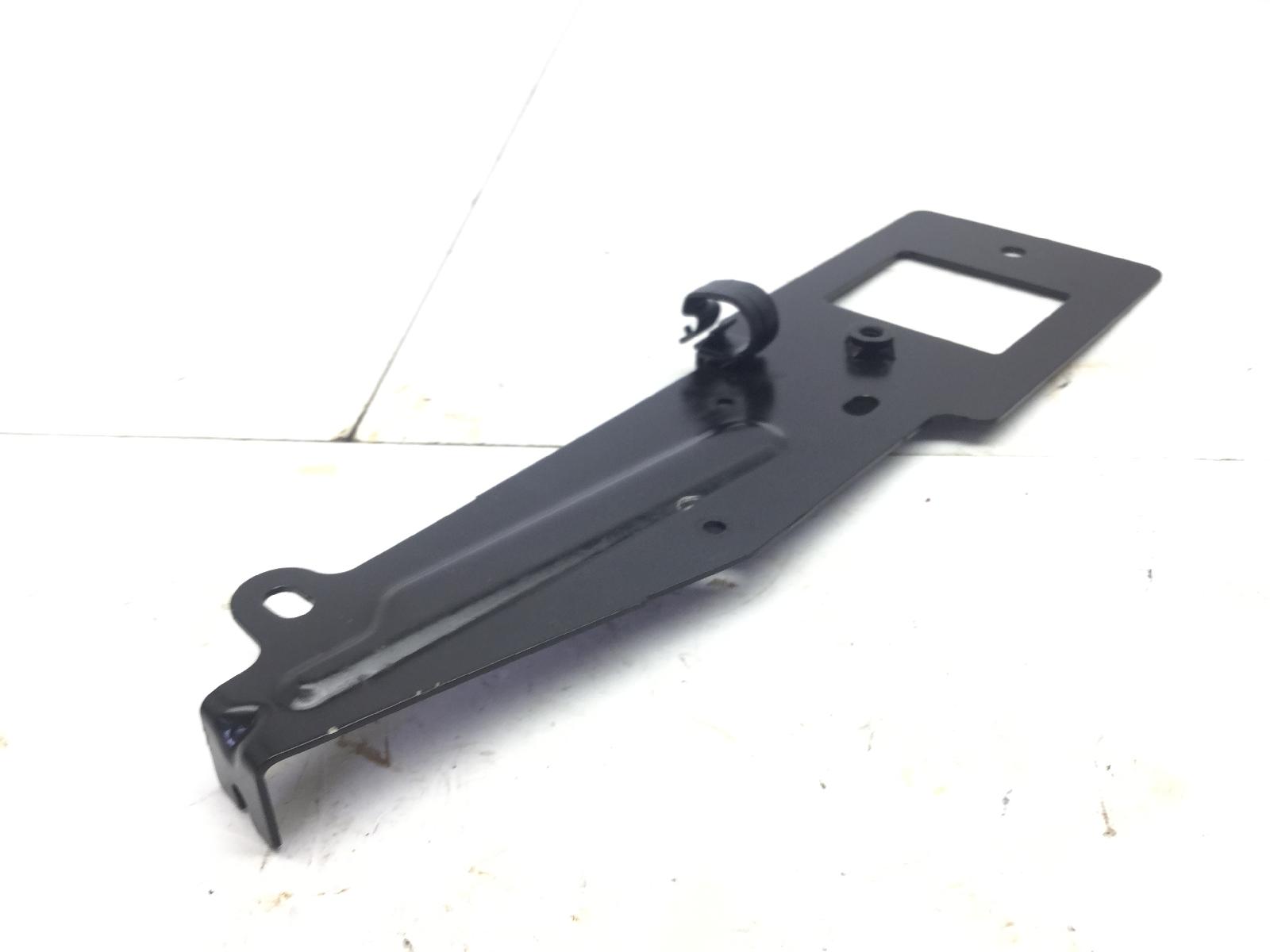 Piaggio mp3 sport abs 300 staffa supporto regolatore di tensione e attuator 2014 2016 m86200