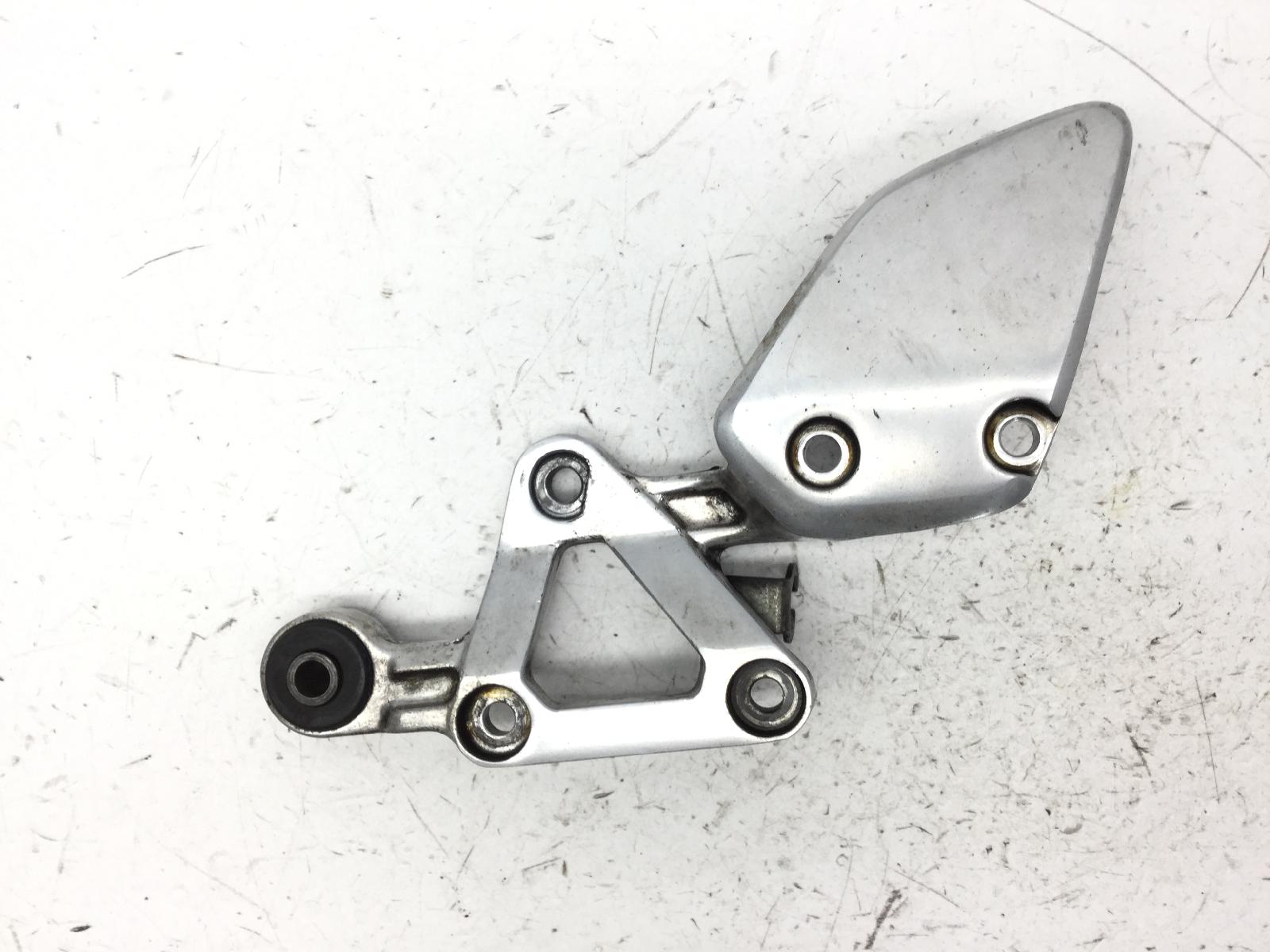 Yamaha fzs fazer 600 supporto pedana anteriore destra 2000 2001 rj021
