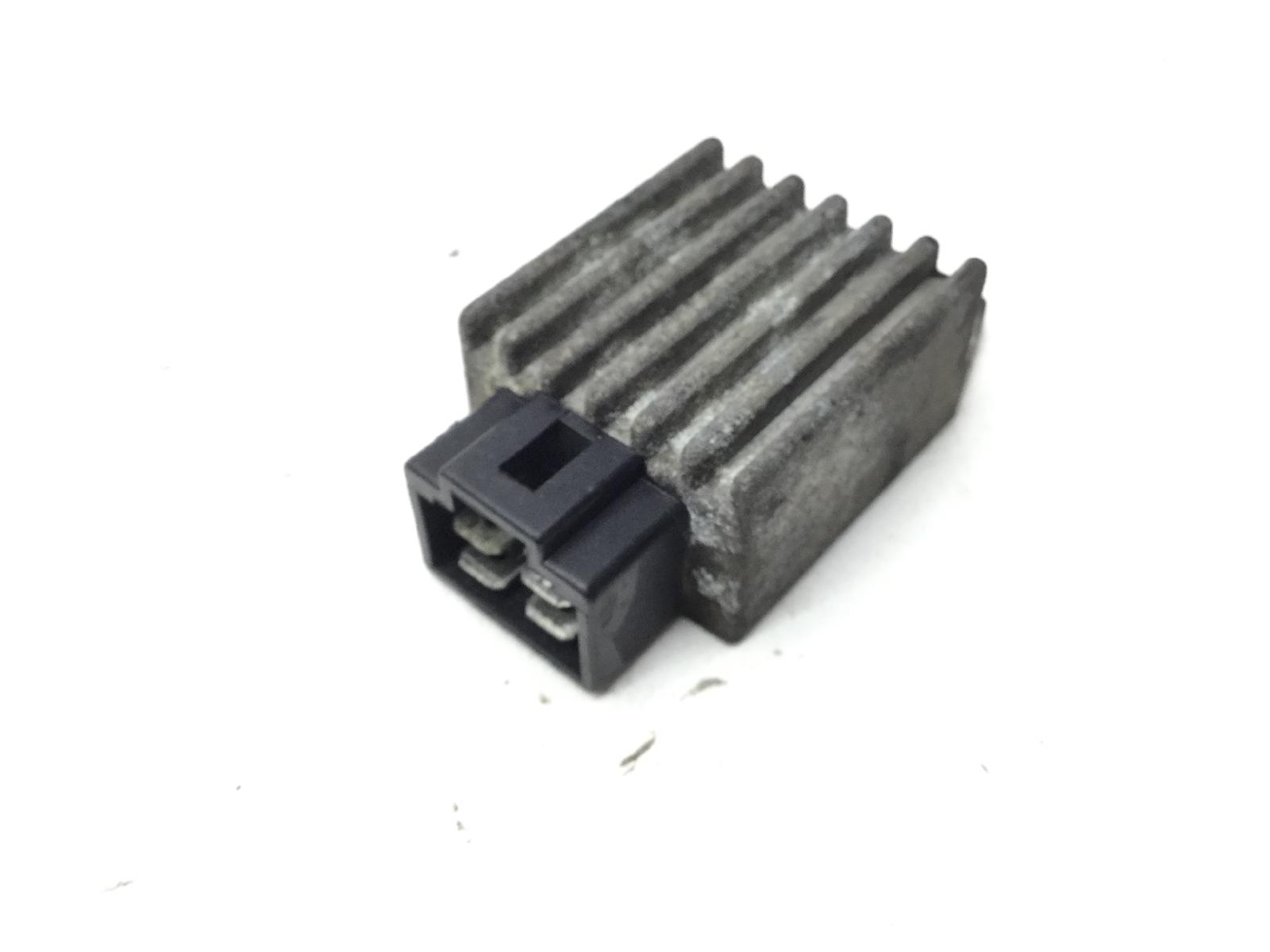 Peugeot elyseo 100 regolatore di tensione 2000 2000 vgag2aak