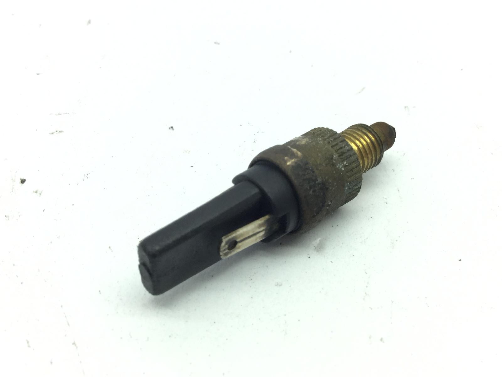 Benelli adiva 125 sensore stop microstop freno anteriore destro 2001 2002 d10100