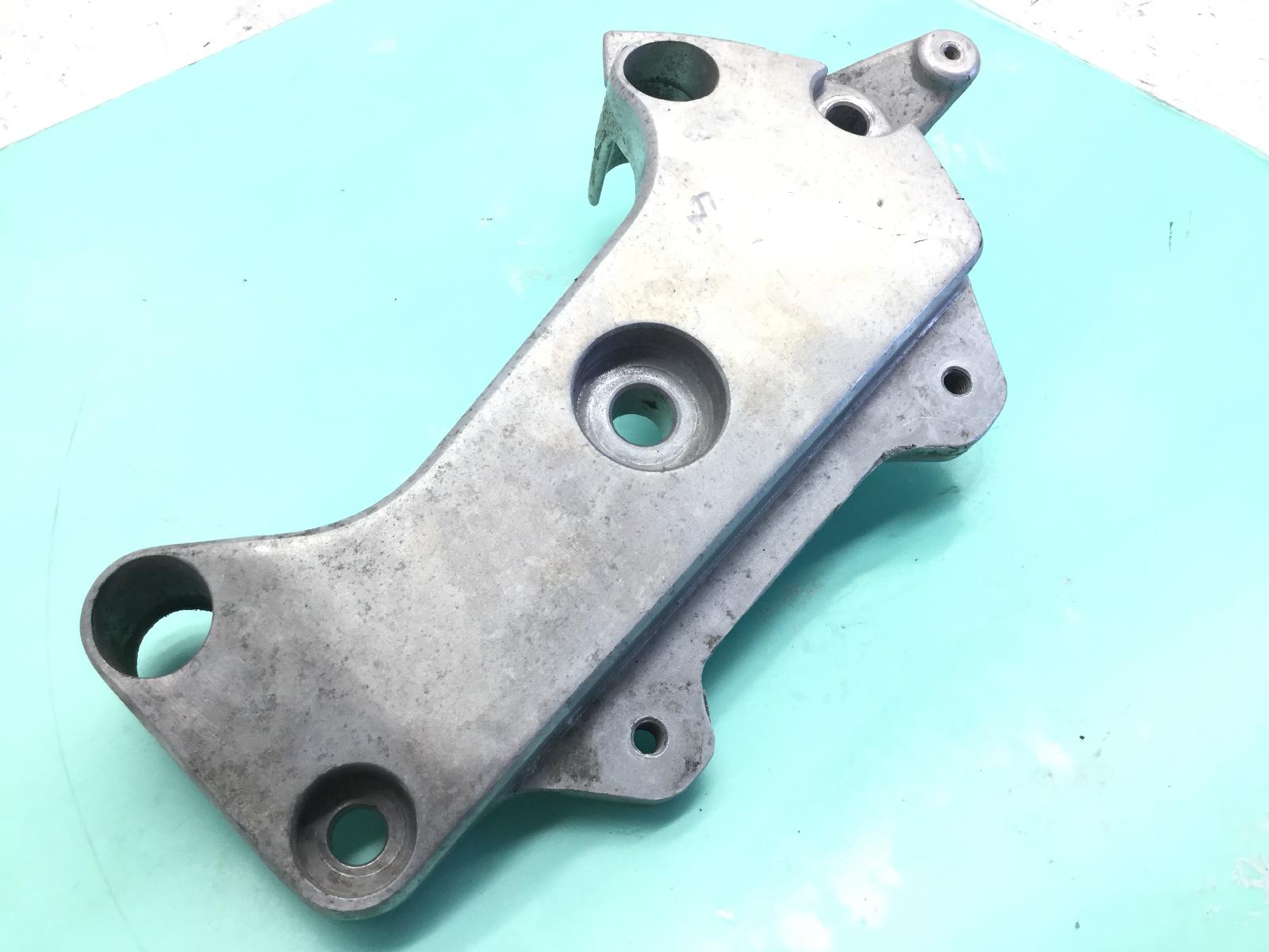 Honda hornet 600 staffa supporto motore sinistra 1999 1999 jh2pc34a6xm