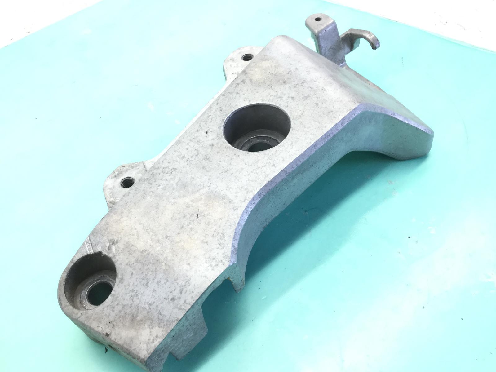 Honda hornet 600 staffa supporto motore destra 1999 1999 jh2pc34a6xm