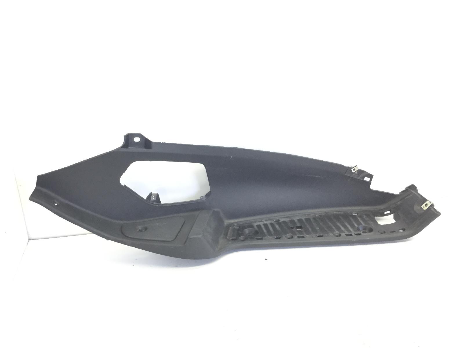 Piaggio mp3 mic 400 carena pedana pavimento poggiapiedi destra 2008 2010 m59102