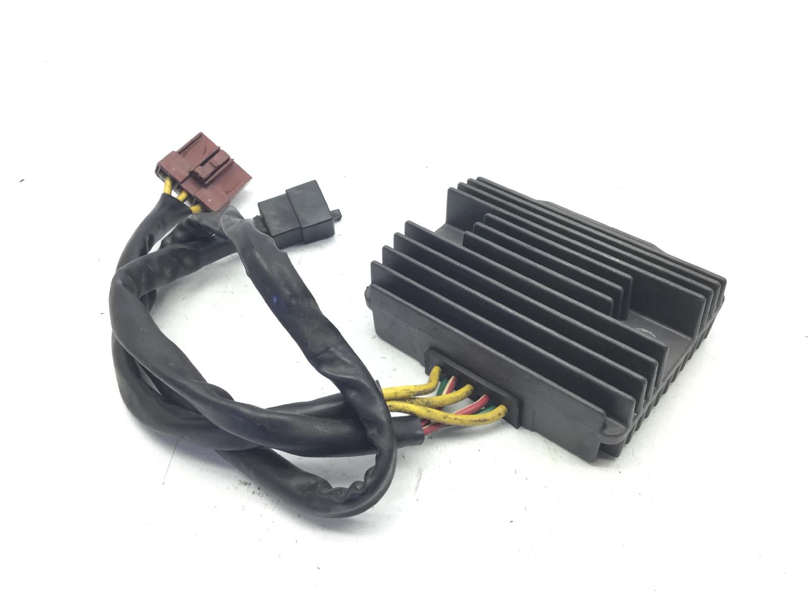 Piaggio mp3 mic 400 regolatore di tensione 2008 2010 m59102